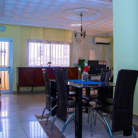 Appartement Meuble 2 Chambres Montee Jouvence Yaoundé エクステリア 写真