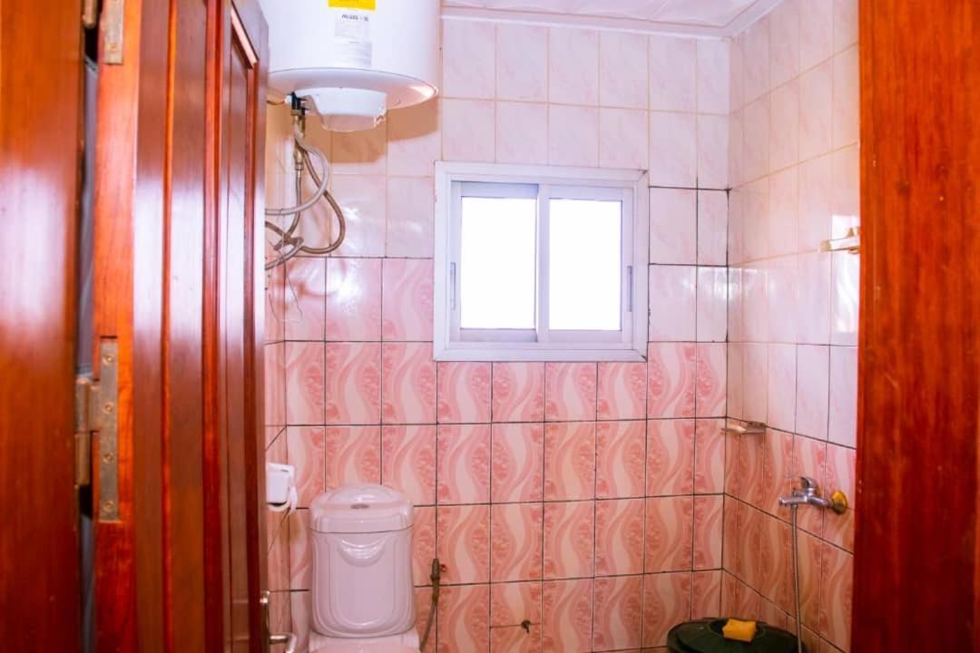Appartement Meuble 2 Chambres Montee Jouvence Yaoundé エクステリア 写真